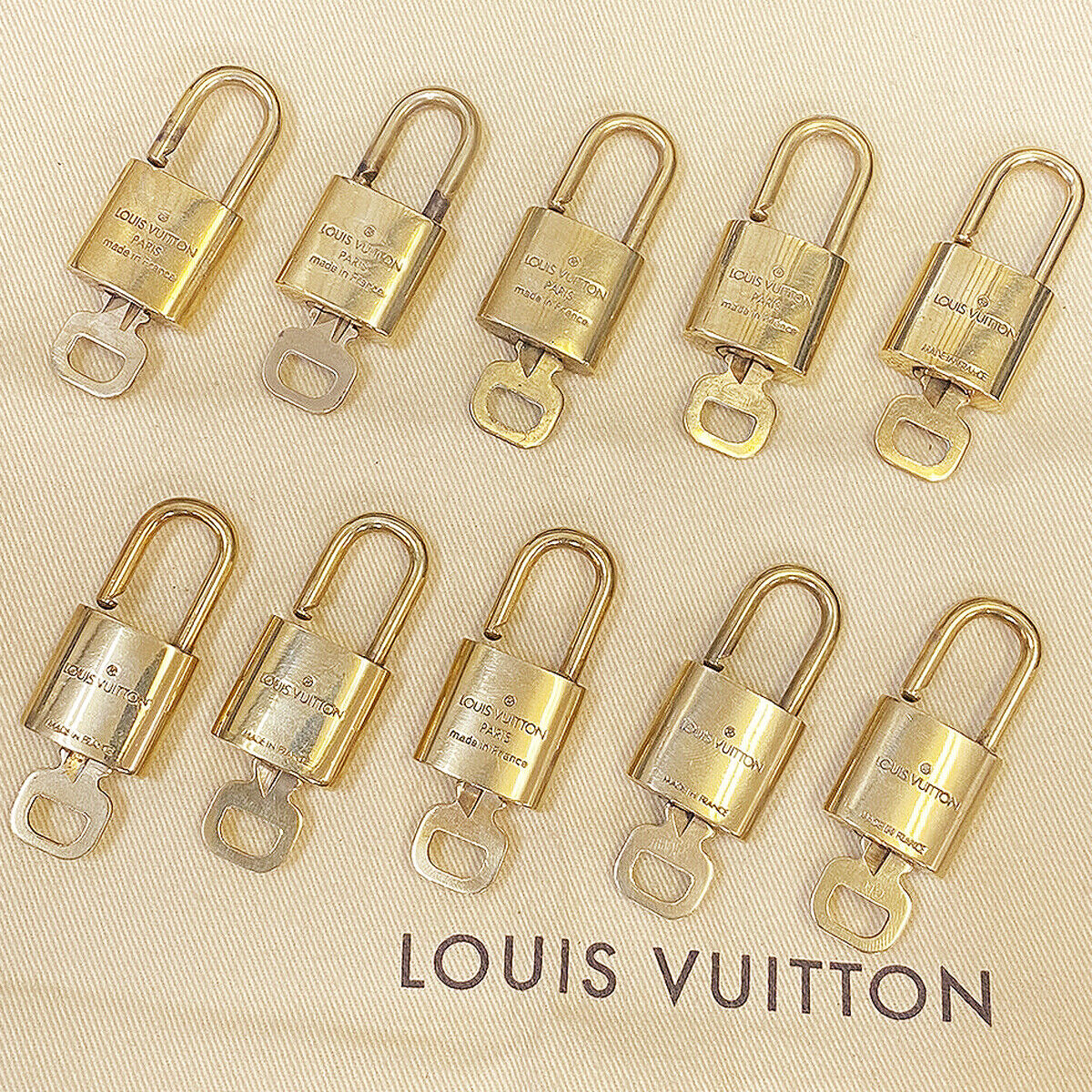 AUTHENTIC LOUIS VUITTON LV 10 SET PADLOCK KEY CHARM CADENA GOLD FRANCE 03BS968