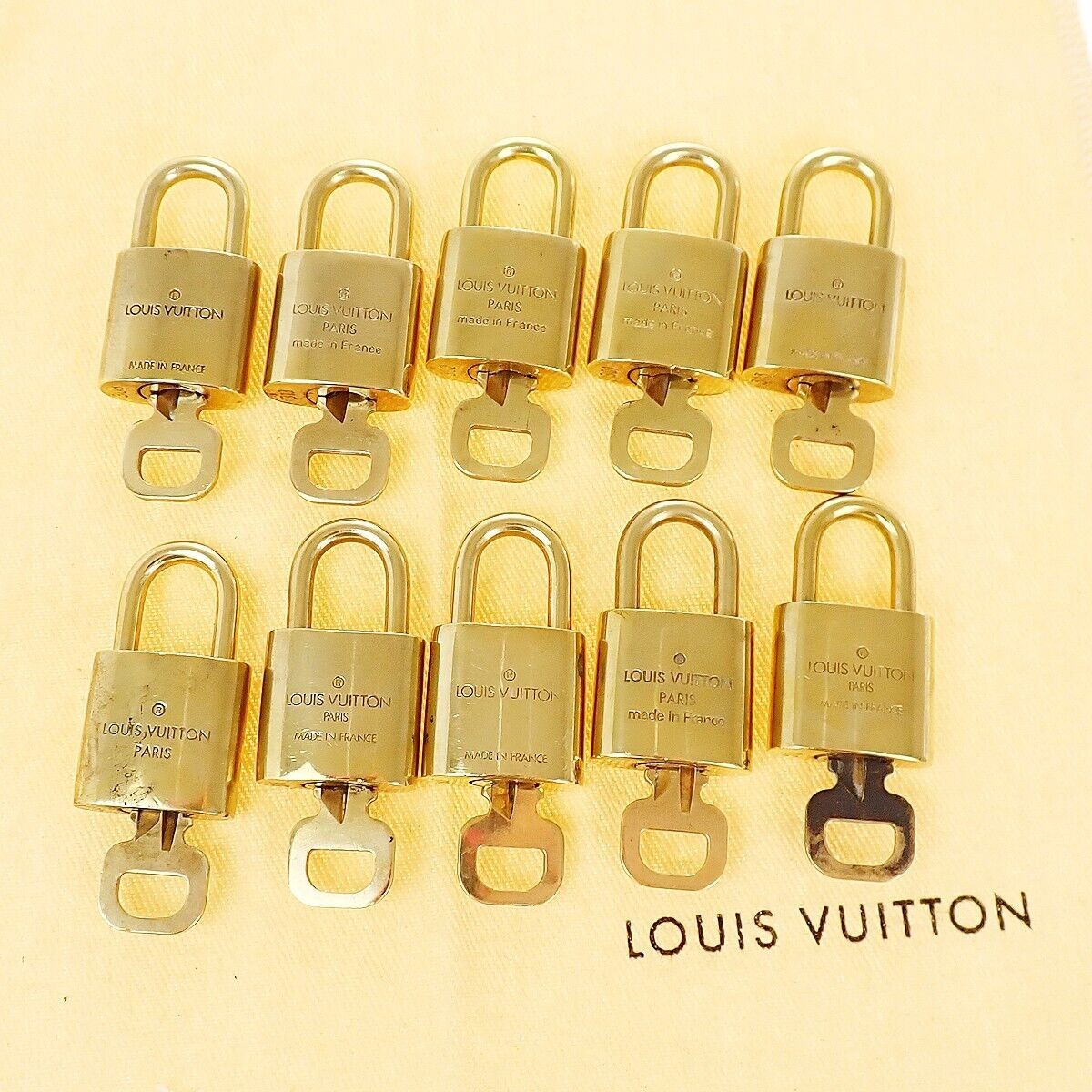 LOUIS VUITTON LV 10 Set Padlock cadena Key Bag Charm Gold Plated France 31YE762