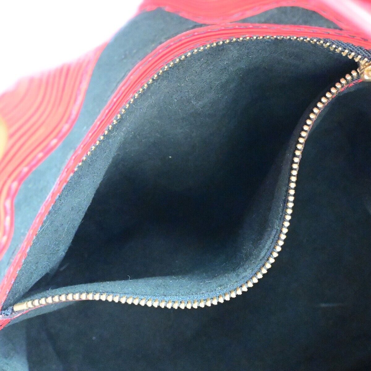 LOUIS VUITTON Petit Noe Drawstring Shoulder Bag Epi Leather Red M44107 87EB404