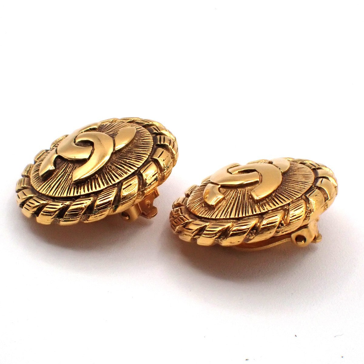 CHANEL CC Logo Round Button Earrings Clip-On Gold GHW France 80RL806