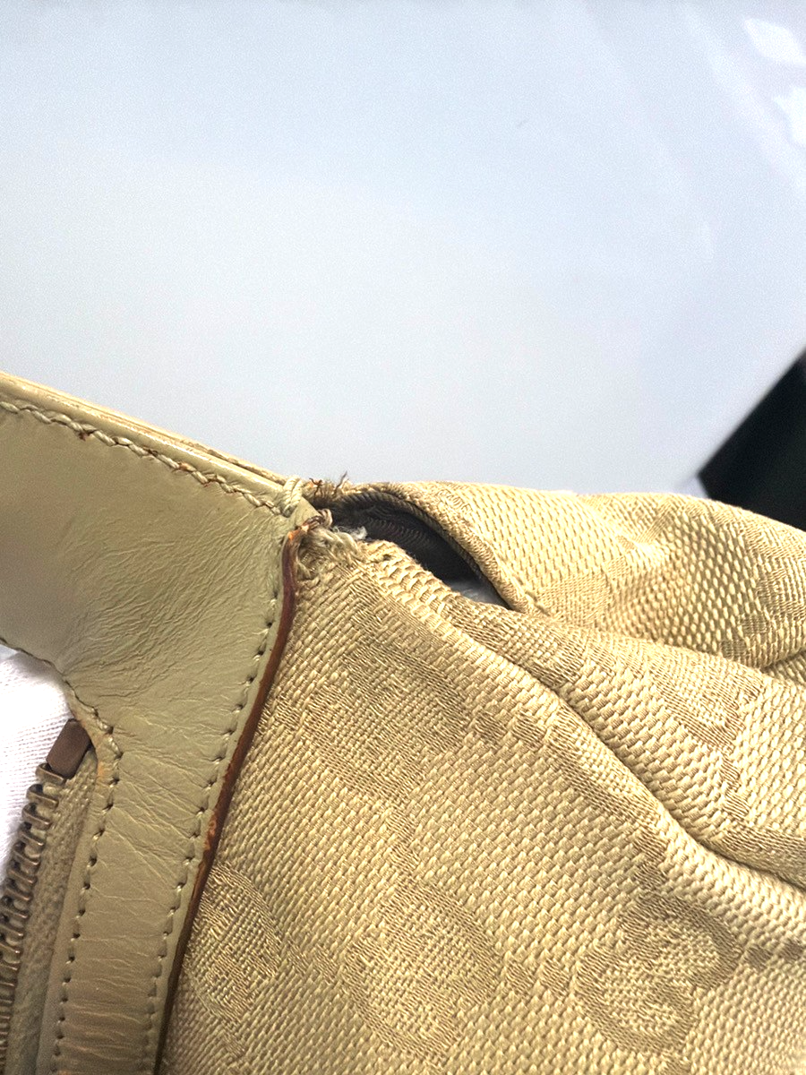 GUCCI Logo GG Pattern Shoulder Bag Canvas Leather Beige GHW Italy 34YJ134