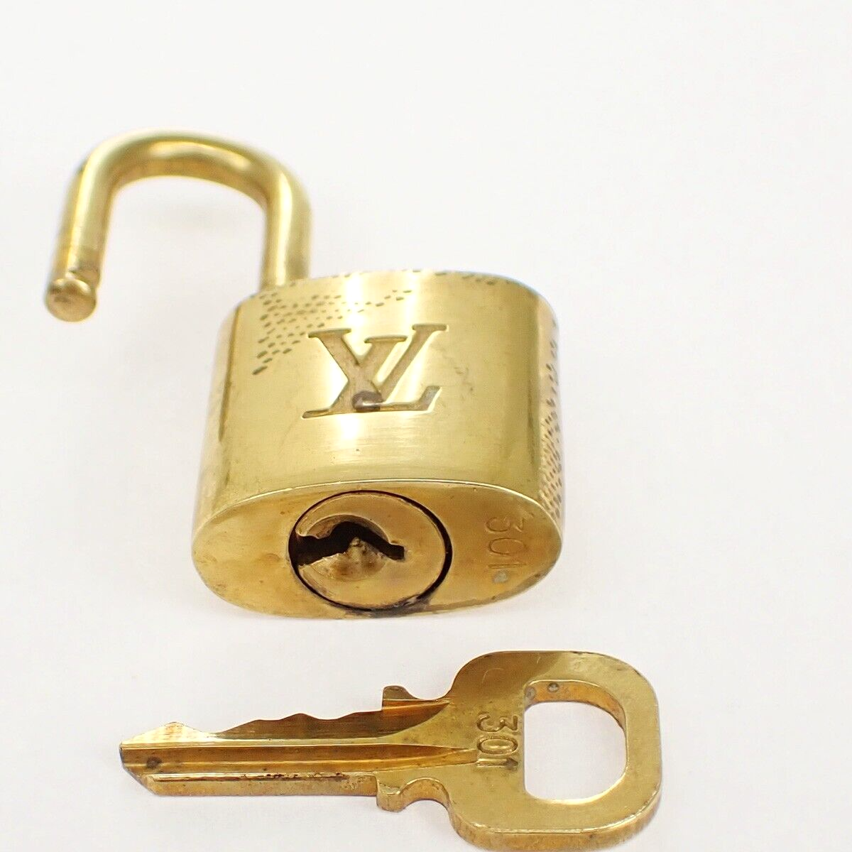 LOUIS VUITTON LV 10 Set  Padlock Key Bag Charm Cadena Gold Plated France 37YF798