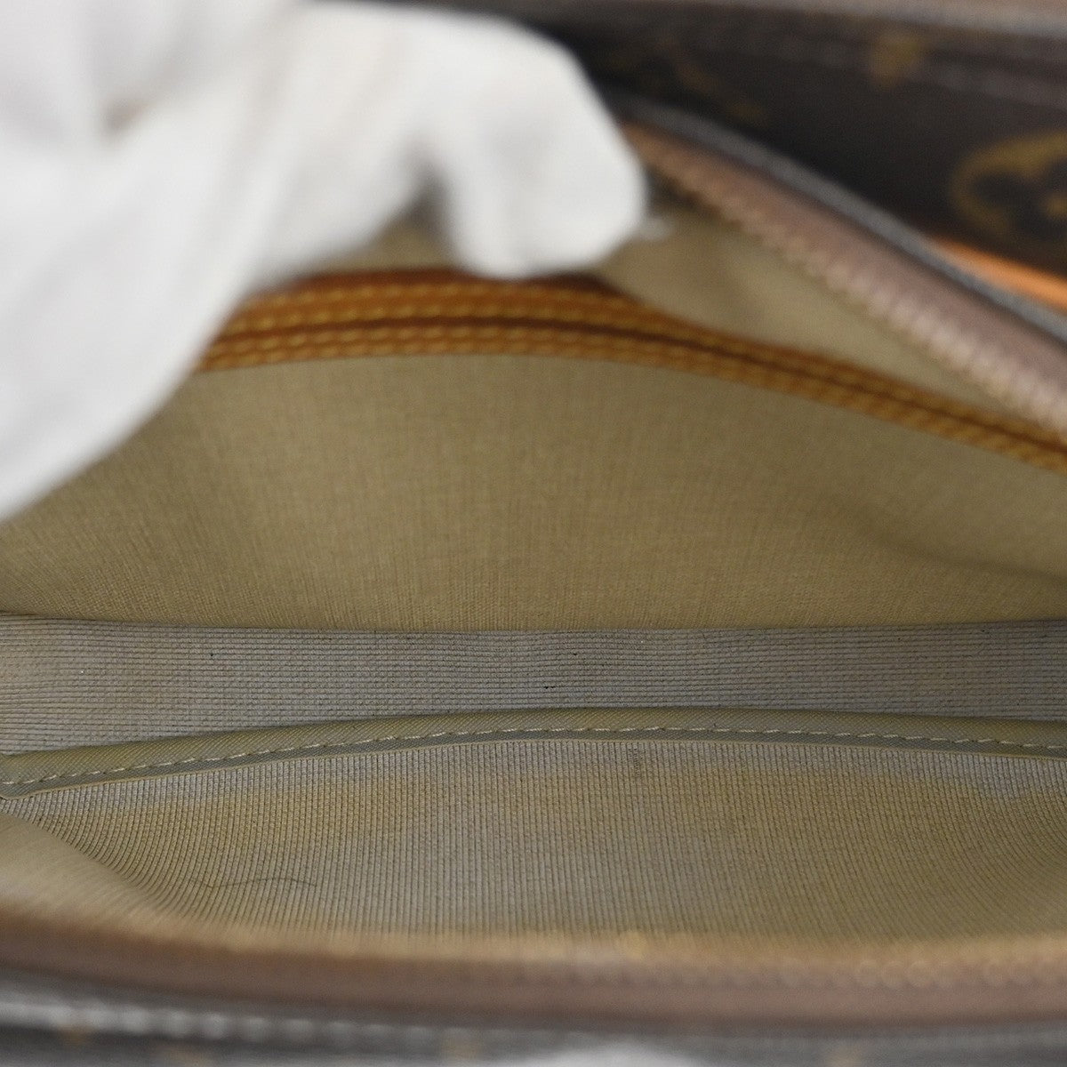 LOUIS VUITTON Reporter PM Crossbody Shoulder Bag Monogram Leather M45254 81MA044