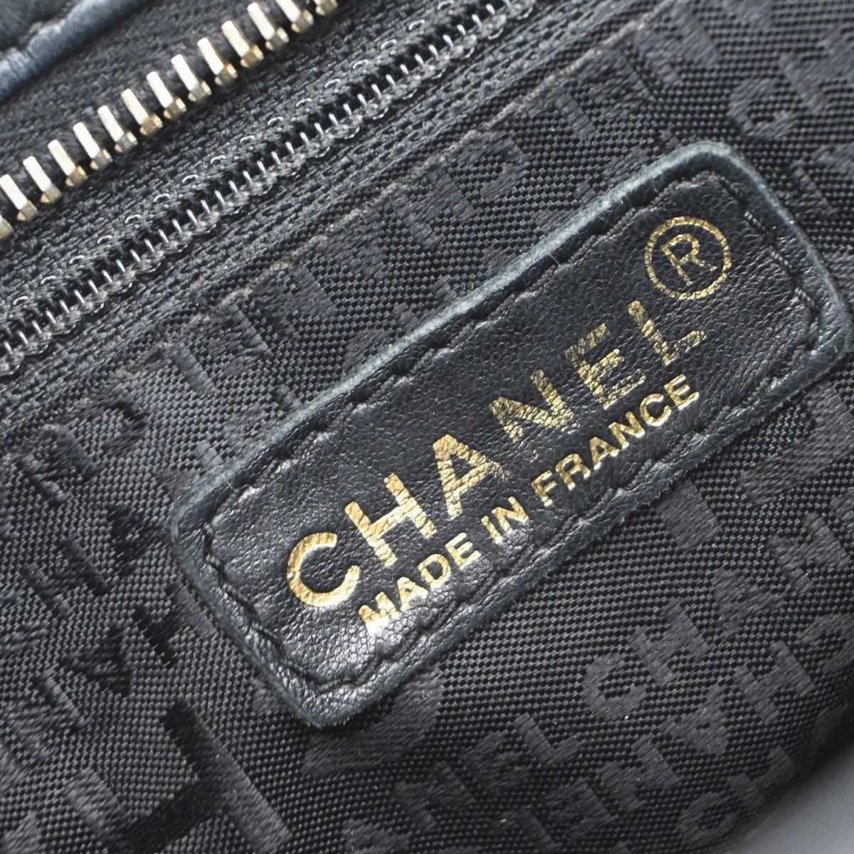 CHANEL CC Logo Chocolate Bar Shoulder Tote Bag Leather Black France 686RP167