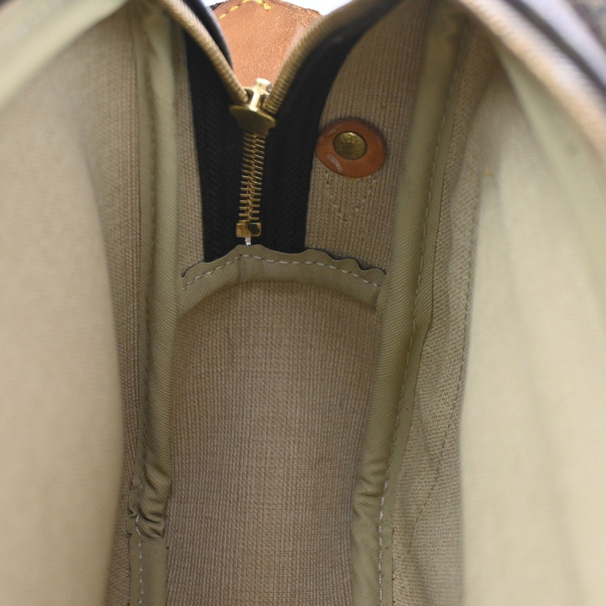 LOUIS VUITTON Reporter PM Crossbody Shoulder Bag Monogram Leather M45254 86CA323