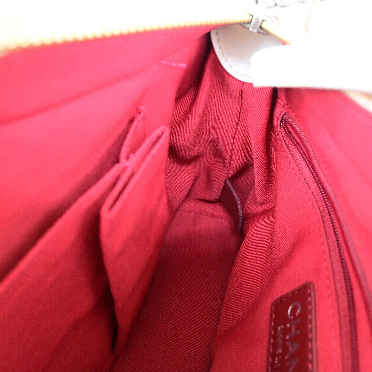 CHANEL CC Logo Gabrielle Chain Shoulder Bag Leather White Italy 685RK695