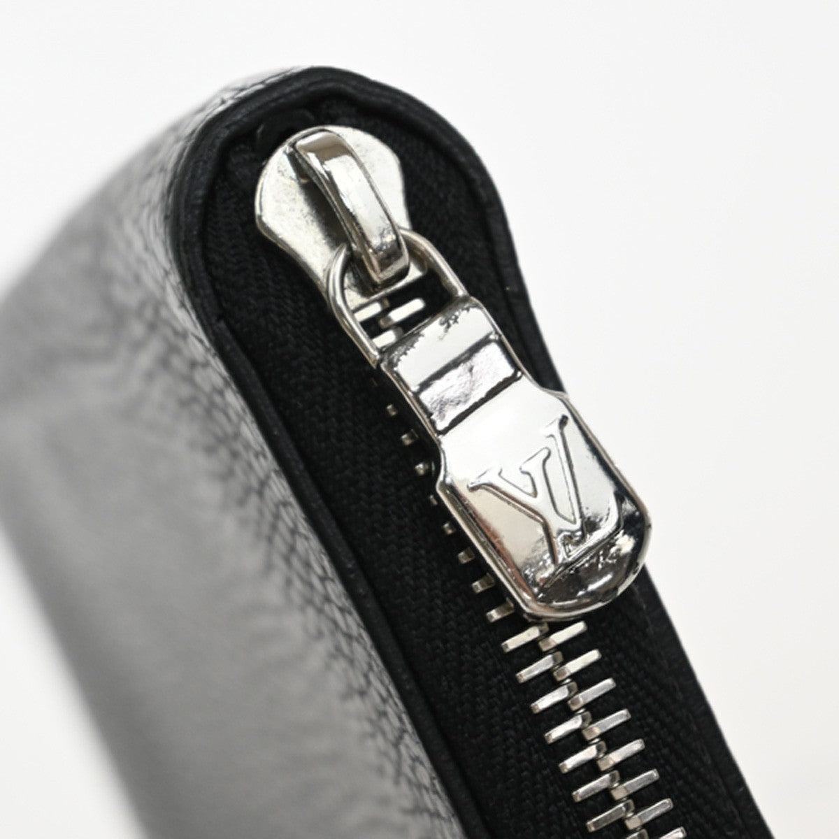 LOUIS VUITTON Vertical Long Zippy Wallet Bifold Taurillon Black M58412 33KP080