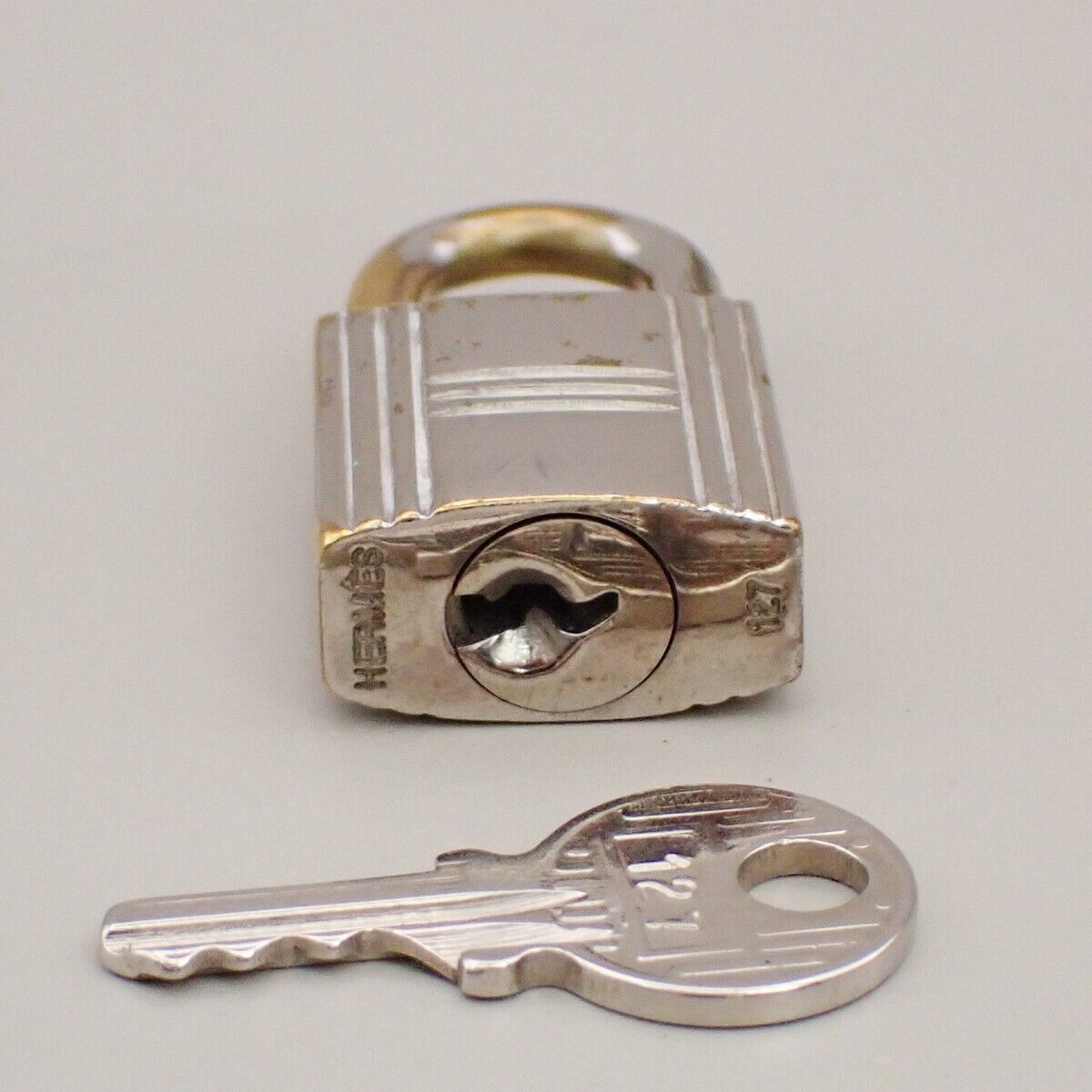 HERMES Logo 10 Set Padlock Key Bag Charm Cadena Silver-Plated Accessroy 35KA555