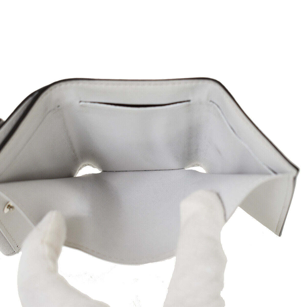 LOUIS VUITTON Discovery Compact Trifold Mini White Taigarama WE M30899 35YC253