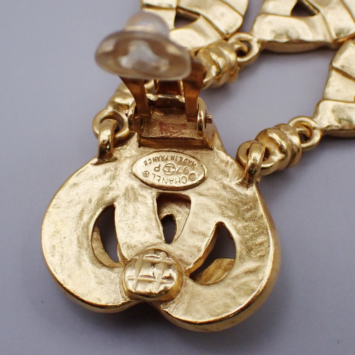 CHANEL CC Logo Heart Drop Earrings 97P Clip-On Gold GHW France Vintage 600RK641