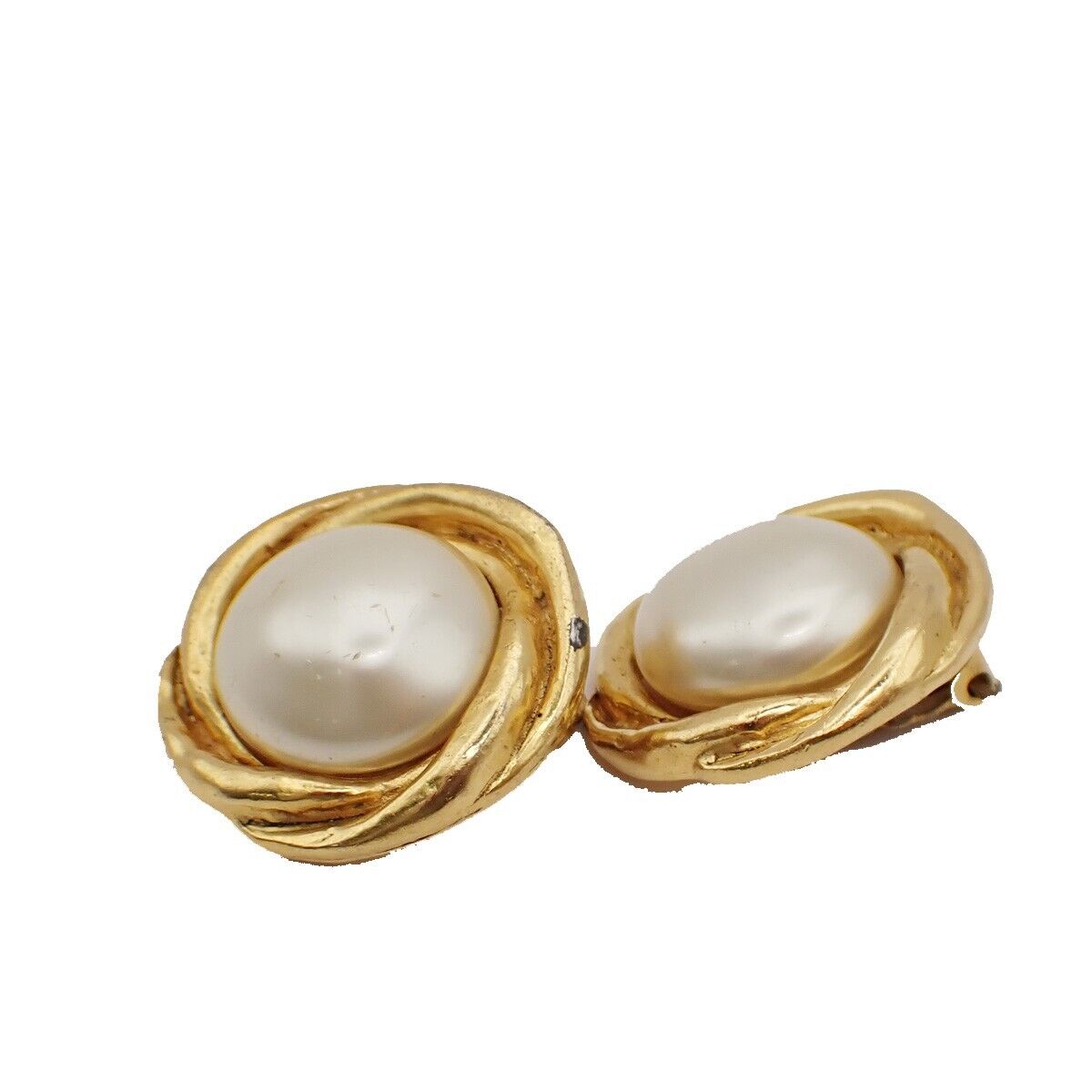 CHANEL Logo Imitation Pearl Round Button Earrings Clip-On GHW Vintage 31YE514