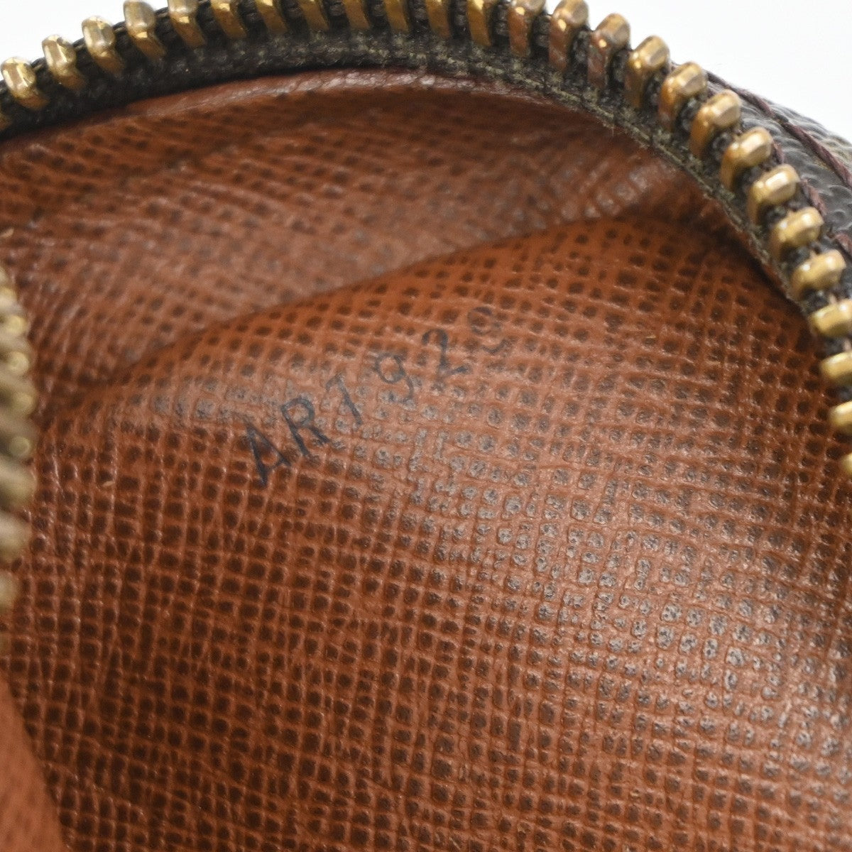 LOUIS VUITTON Amazon Crossbody Shoulder Bag Monogram Leather BN M45236 60KD088
