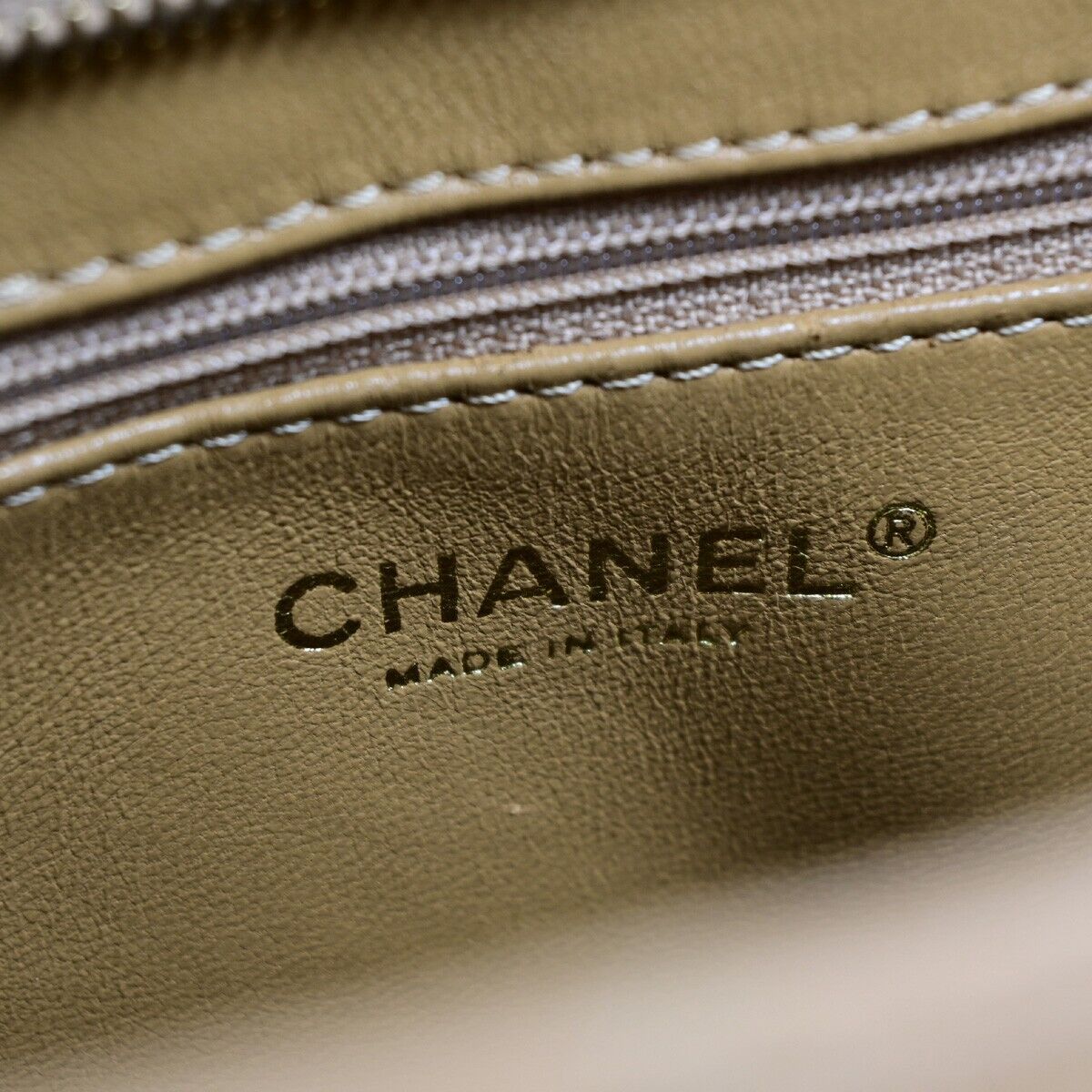 CHANEL CC Logo Medallion Shoulder Tote Bag Caviar Skin Leather BE GHW 611RJ846