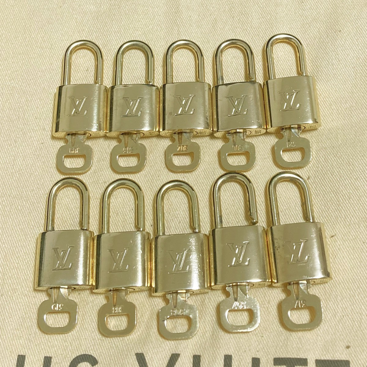LOUIS VUITTON LV 10 SET PADLOCK KEY CHARM CADENA GOLD-PLATED FRANCE 61PDA262