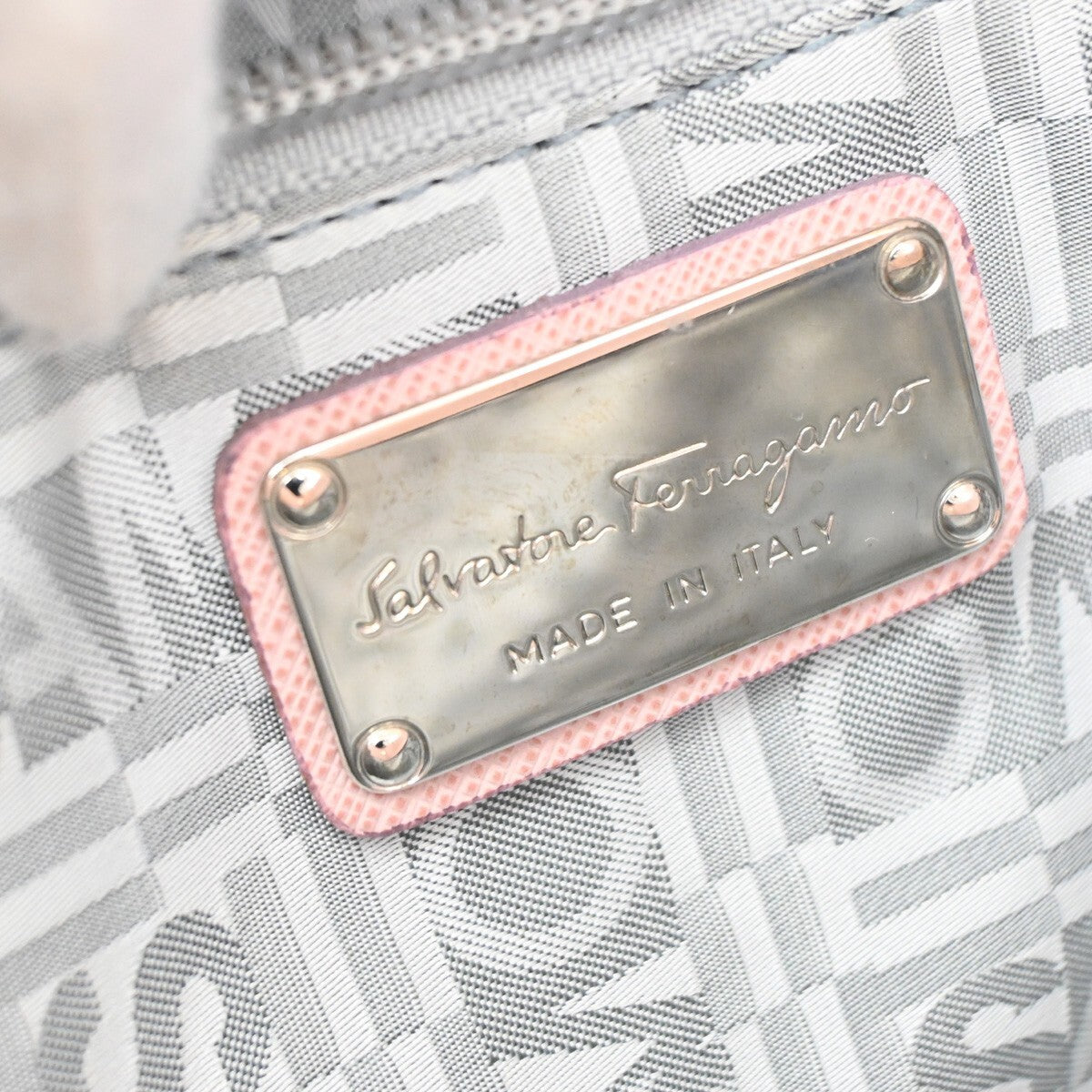 SALVATORE FERRAGAMO Gancini Hand Bag Leather Pink Silver Made in Italy 31EF006