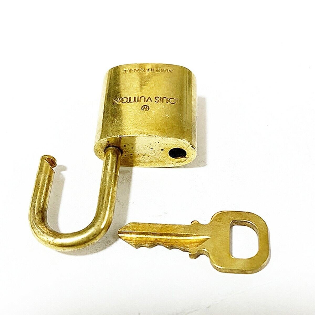 LOUIS VUITTON LV 10 SET PADLOCK KEY CHARM CADENA GOLD-PLATED FRANCE 35MT005