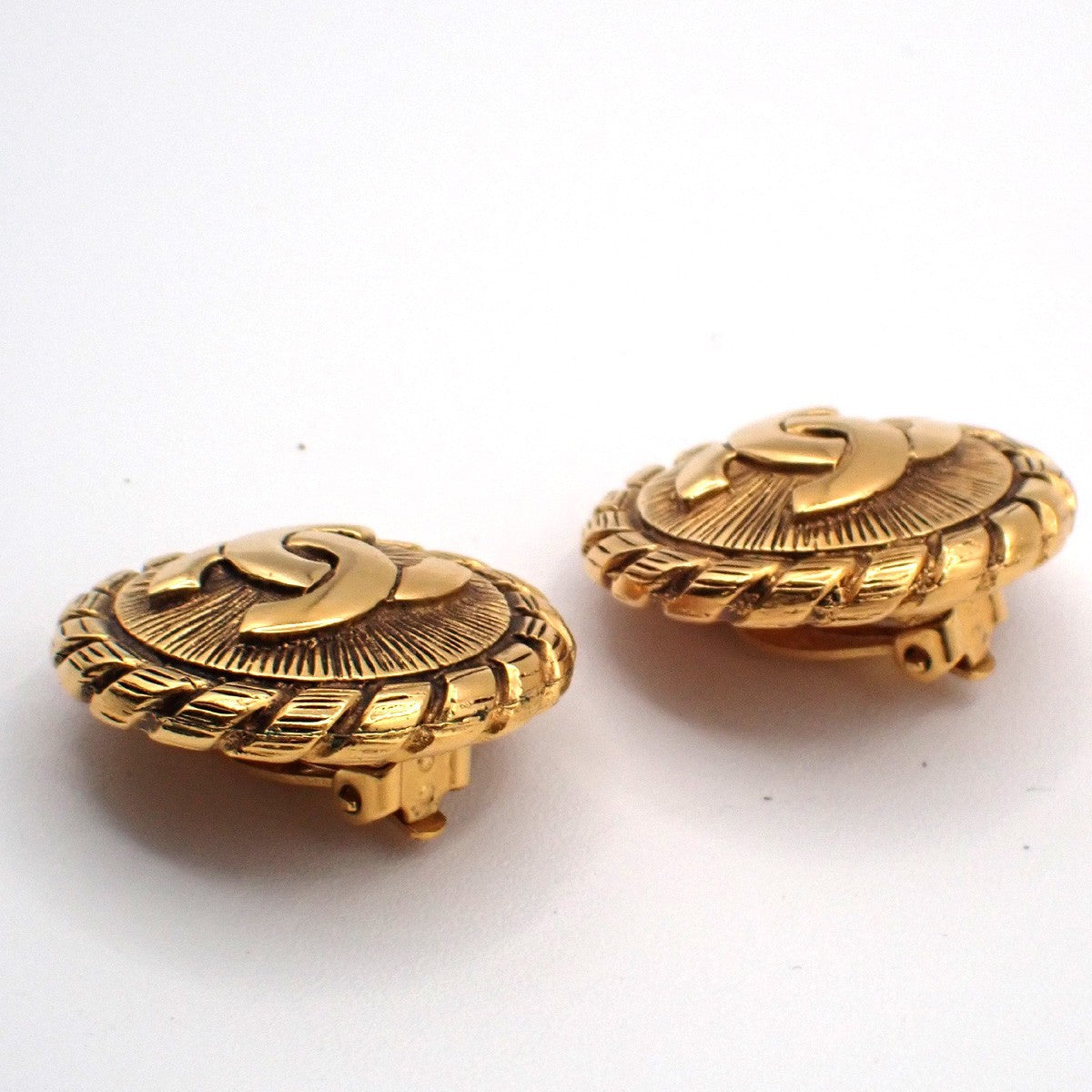 CHANEL CC Logo Round Button Earrings Clip-On Gold GHW France 80RL806