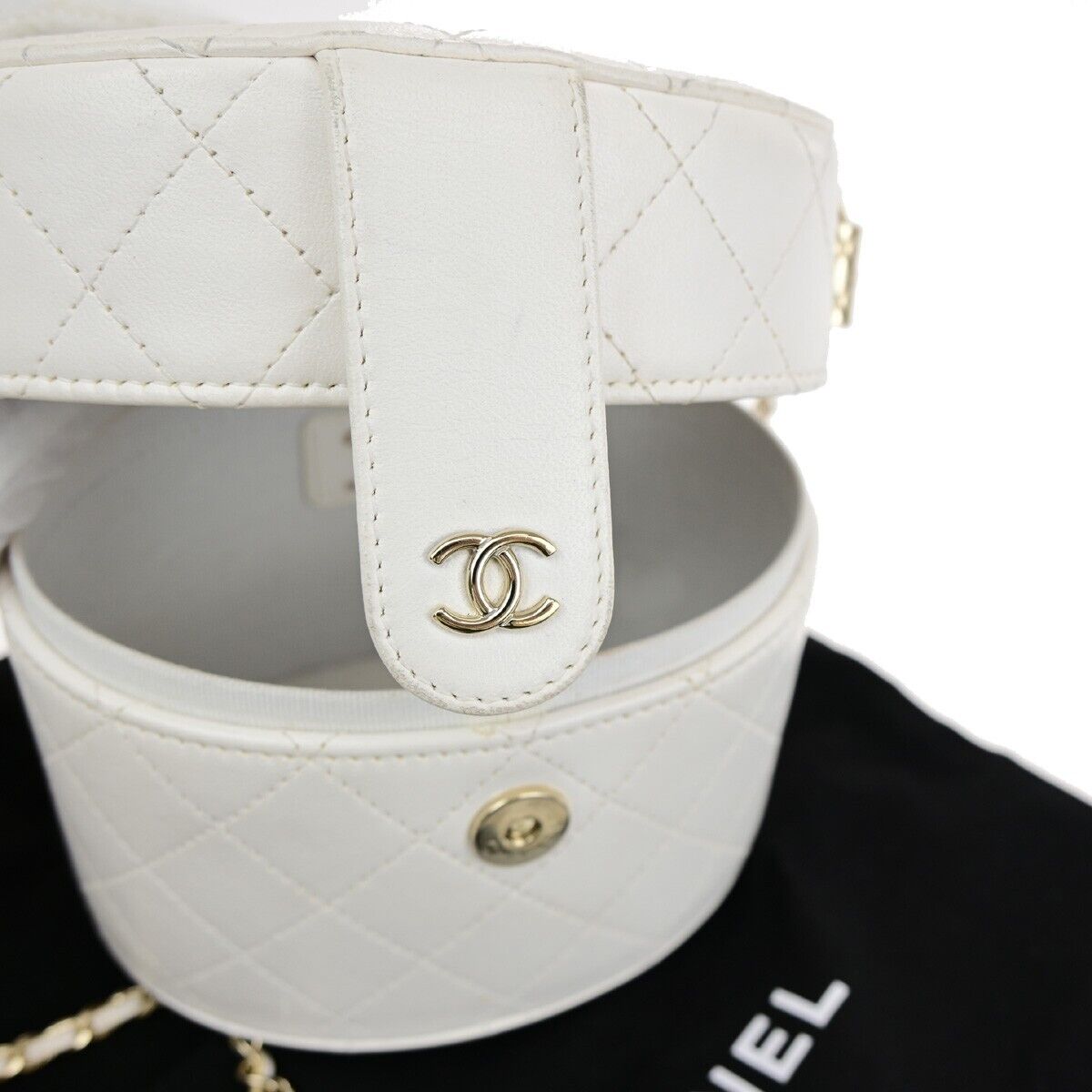 CHANEL CC Logo chain Shoulder Vanity Bag Matelasse Leather White GHW 645RF147