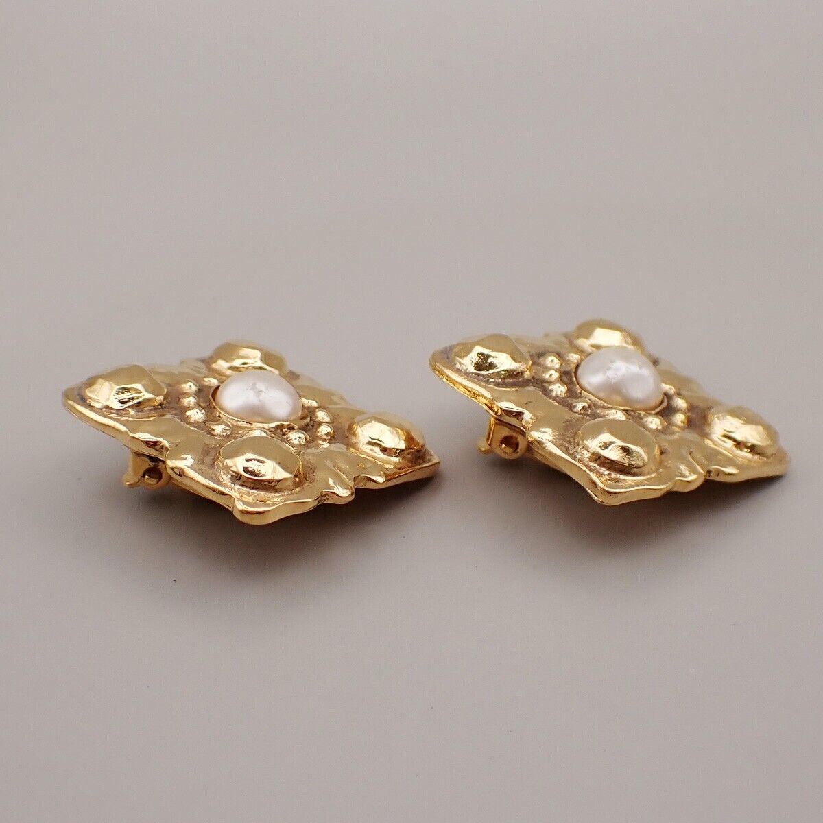 CHANEL CC Diamond Shape Pearl Button Earrings 23 Clip-On Gold Vintage 30RL066
