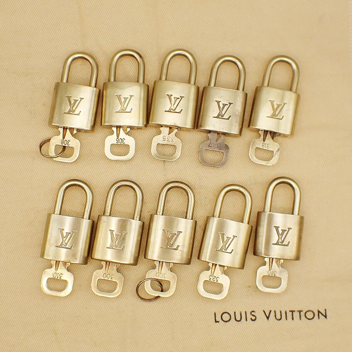 LOUIS VUITTON LV 10 Set  Padlock Key Bag Charm Cadena Gold Plated France 37YF670