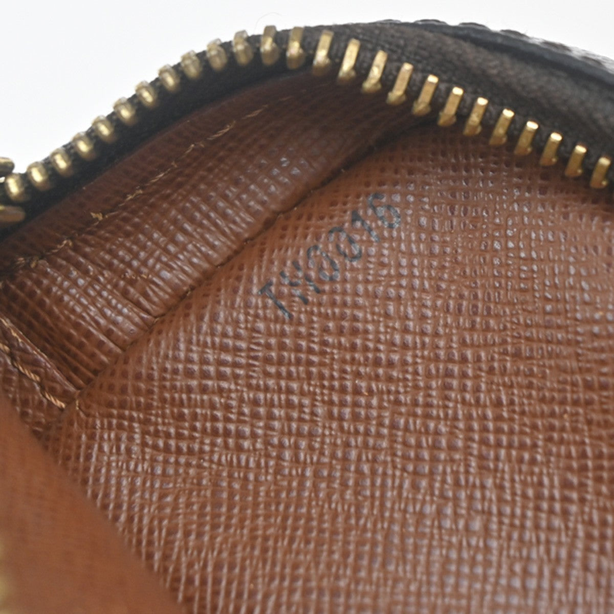 LOUIS VUITTON Amazon Crossbody Shoulder Bag Monogram Leather BN M45236 39KP483