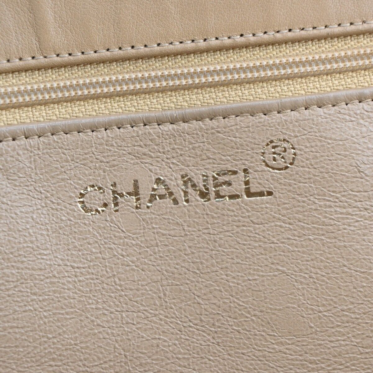 CHANEL CC Logo Chain Shoulder Tote Bag Leather Beige Gold-Plated France 629RJ479