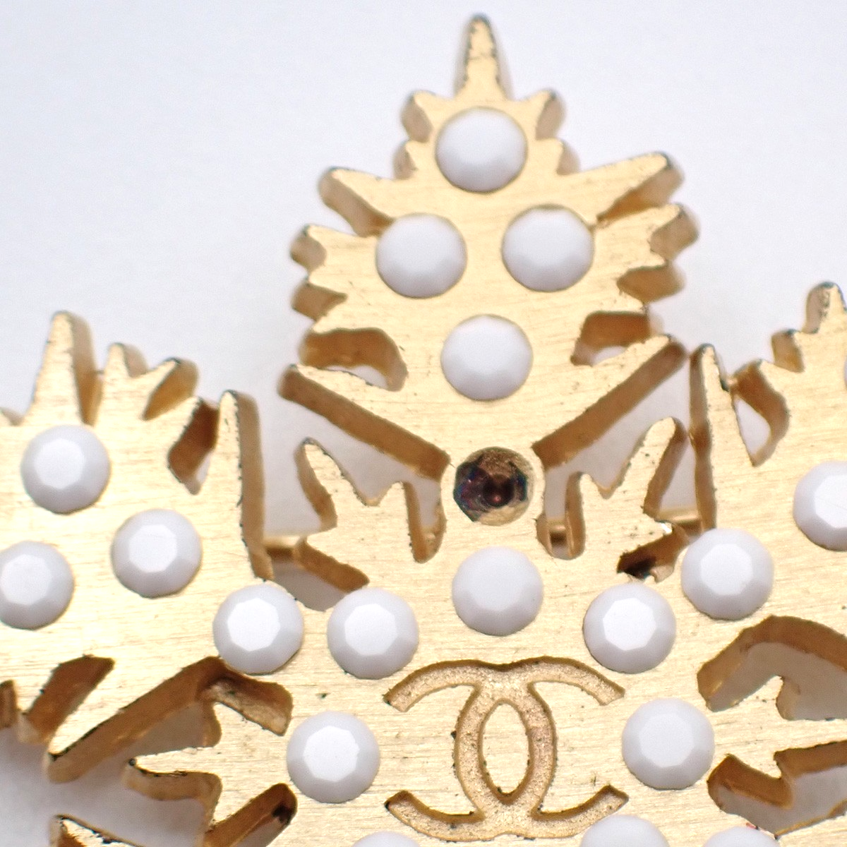 CHANEL CC Logo Bijou Snowflake Brooch 01A Gold France Vintage 30RL405
