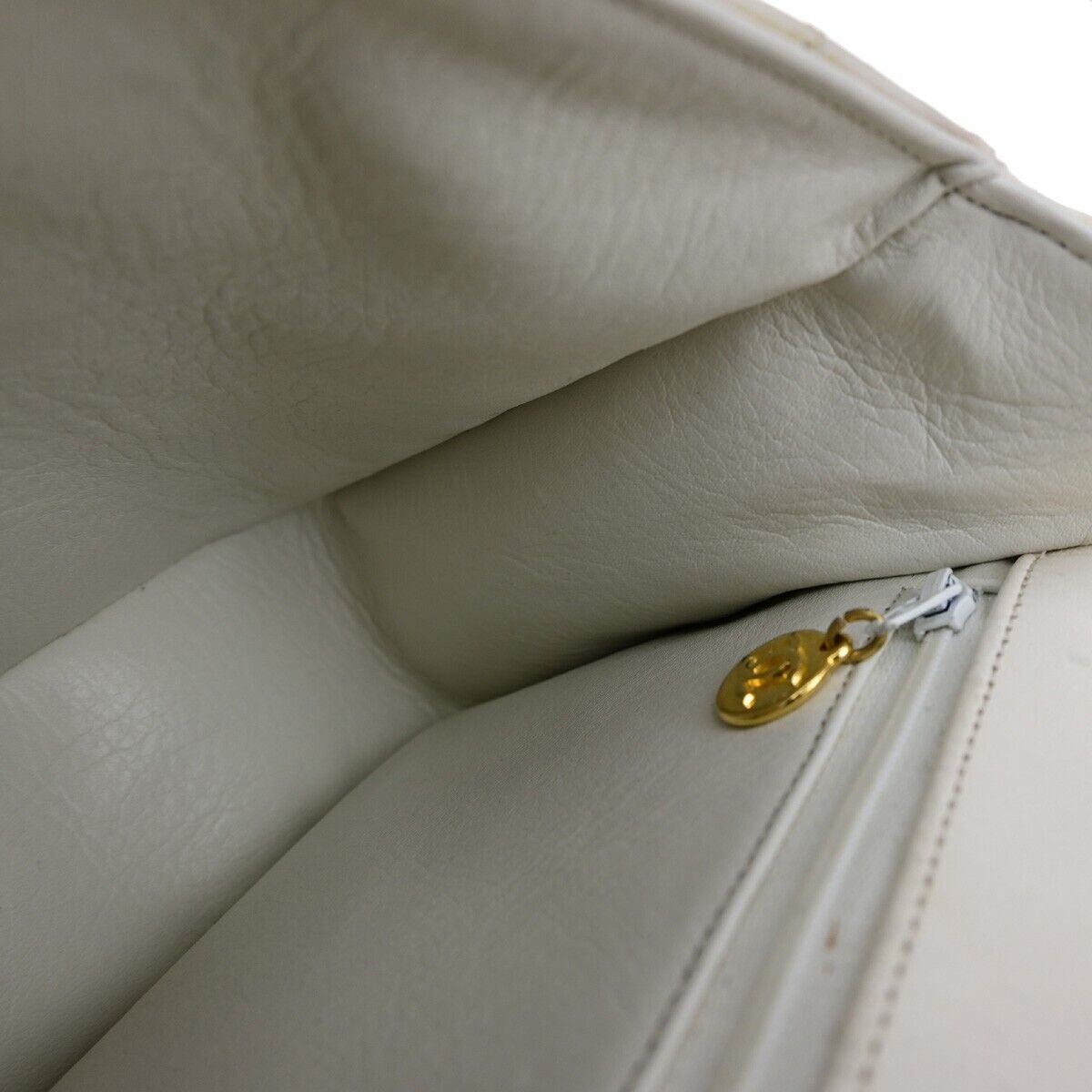 CHANEL CC Logo Matelasse 23 Chain Shoulder Bag Leather White GHW 667RJ821