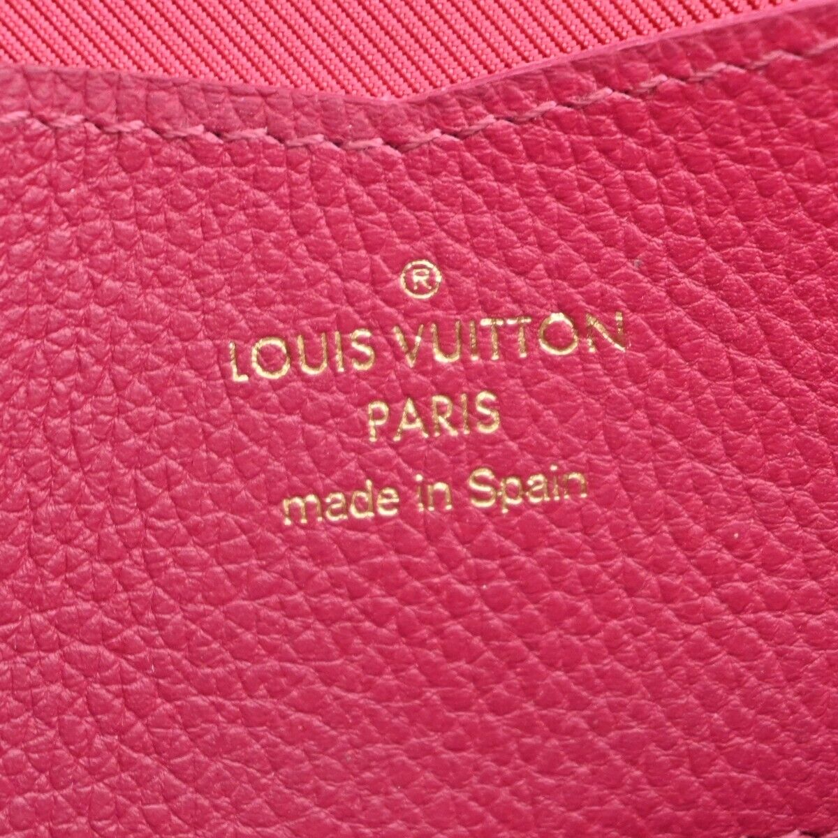LOUIS VUITTON Portefeuille Lockme Long Wallet  Leather Fuchsia M61277 65EA270