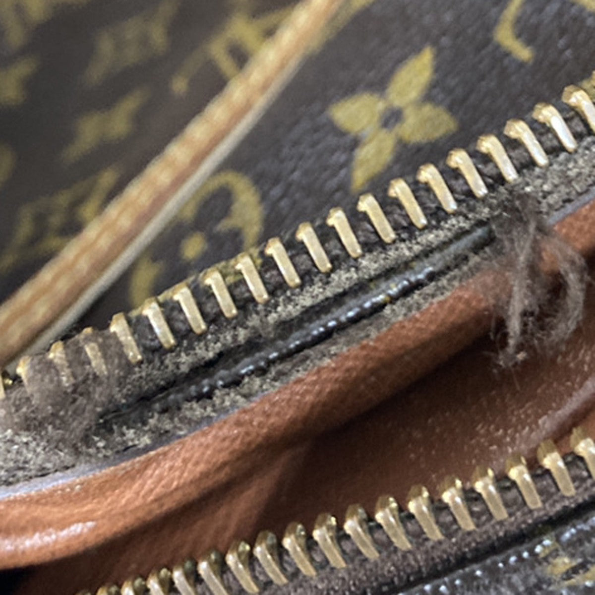 LOUIS VUITTON Senlis Shoulder Bag Monogram Leather Brown France M51222 67EF932