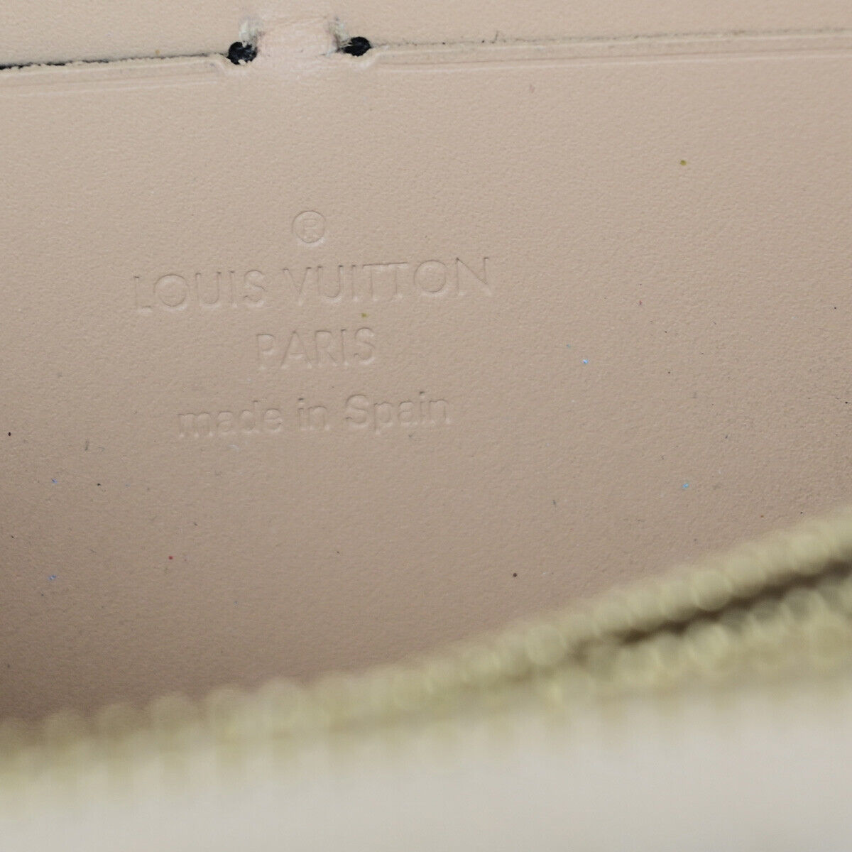 LOUIS VUITTON Clemence Zipper Wallet Monogram Vernis Leather Dune M90923 65YF312