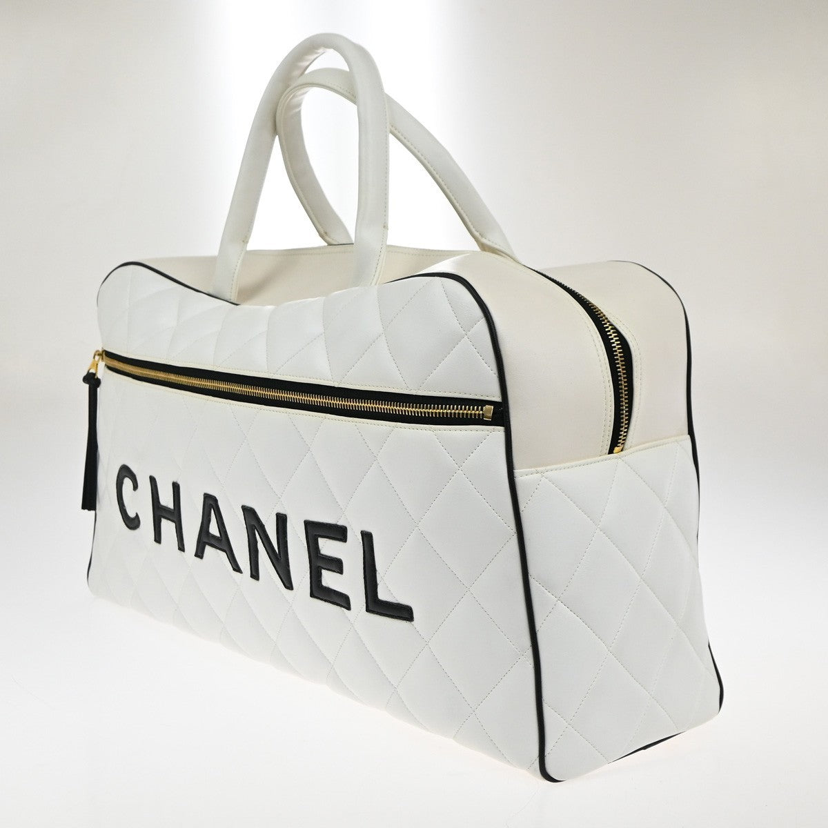 CHANEL CC Logo Matelasse Travel Hand Bag Leather White GHW Vintage 310RP079