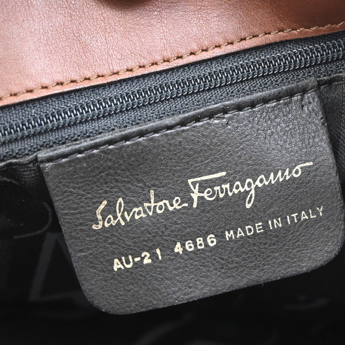 SALVATORE FERRAGAMO Vara Shoulder Bag Canvas Leather Brown GHW Italy 02DA232