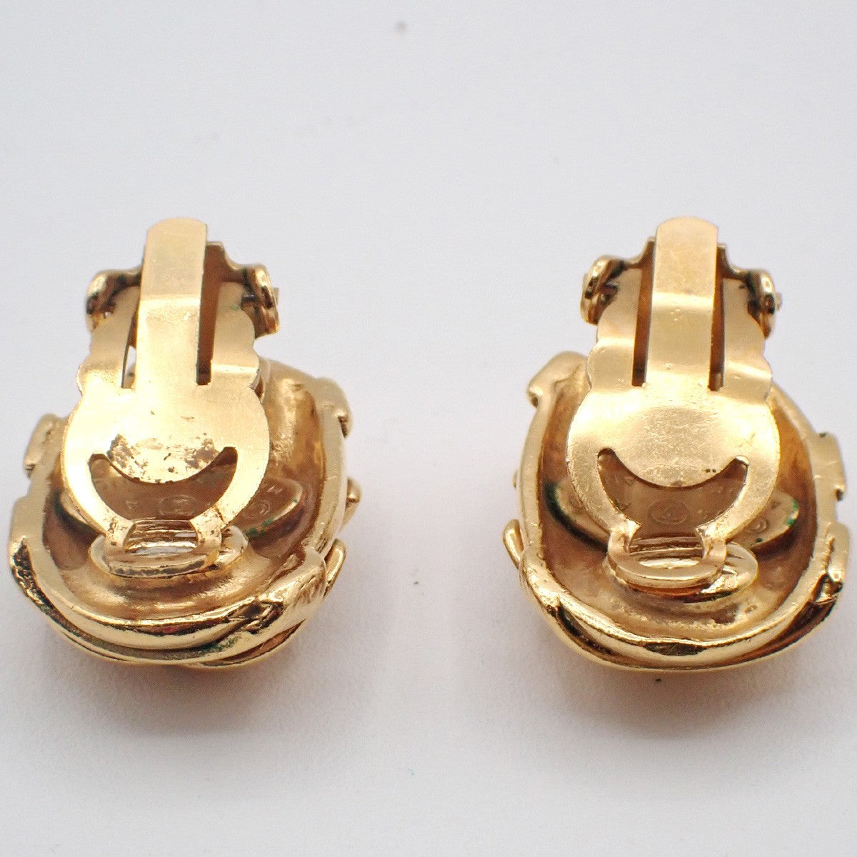 CHANEL CC Logo Button Earring 94A Clip-On Gold-Plated France Vintage 80RL937