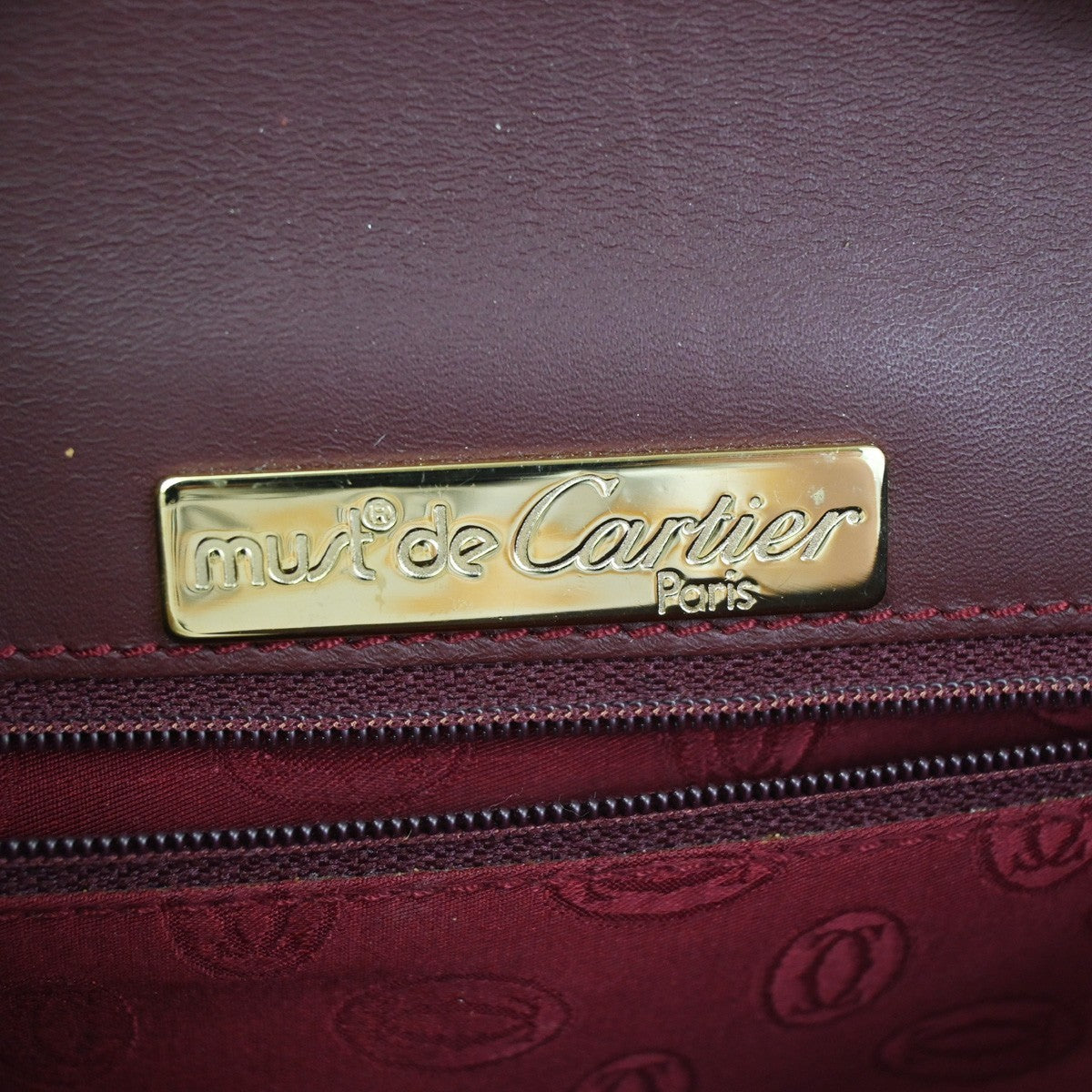 MUST DE CARTIER 2C Logo Crossbody Shoulder Bag Leather Red GHW Spain 63ZA358