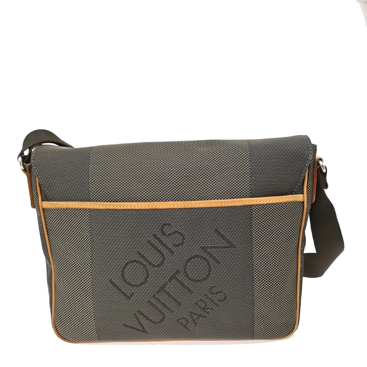 LOUIS VUITTON Petit Messager Shoulder Bag Damier Geant Leather KI M93617 32KB347