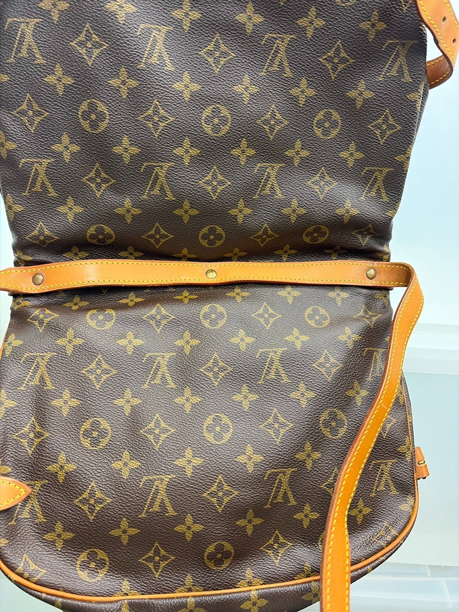 LOUIS VUITTON Logo Saumur 30 Shoulder Bag Monogram Leather Brown M42256 82YJ182