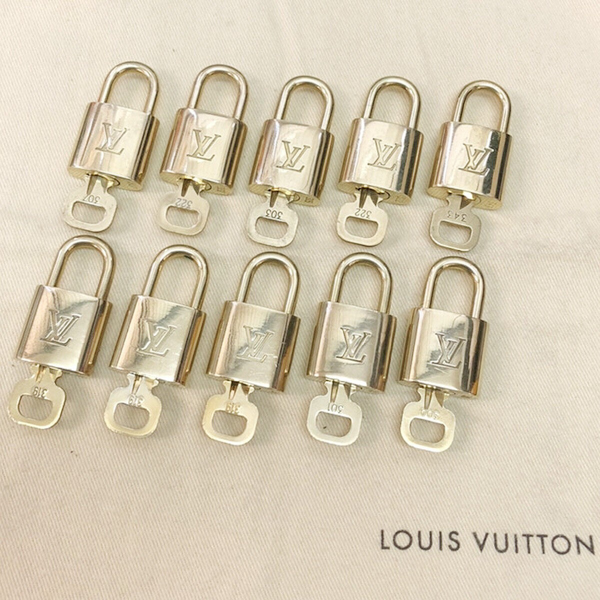 LOUIS VUITTON LV 10 SET PADLOCK KEY CHARM CADENA GOLD-PLATED FRANCE 34JF228