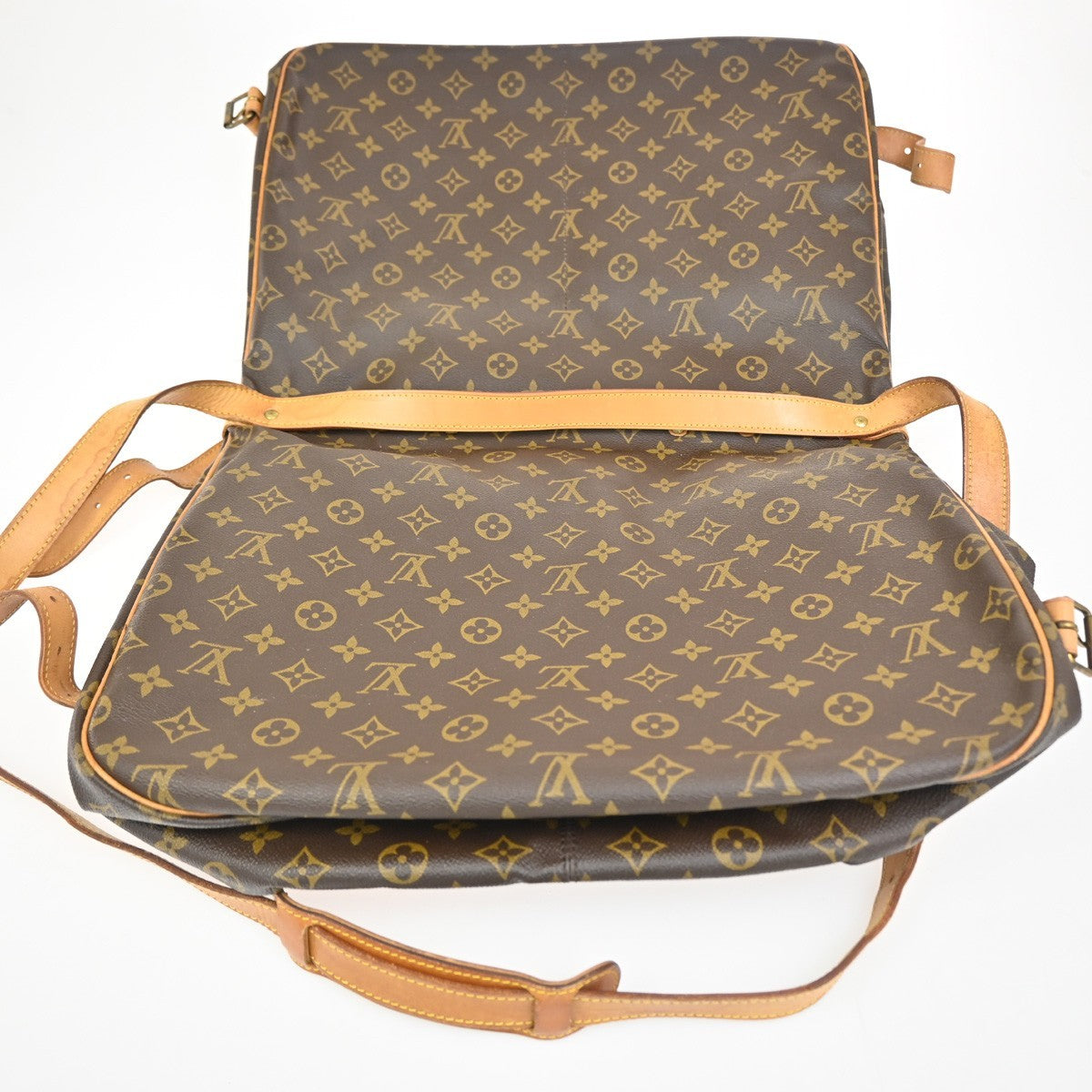 LOUIS VUITTON Logo Saumur 43 Shoulder Bag Monogram Leather Brown M42252 84ZA235