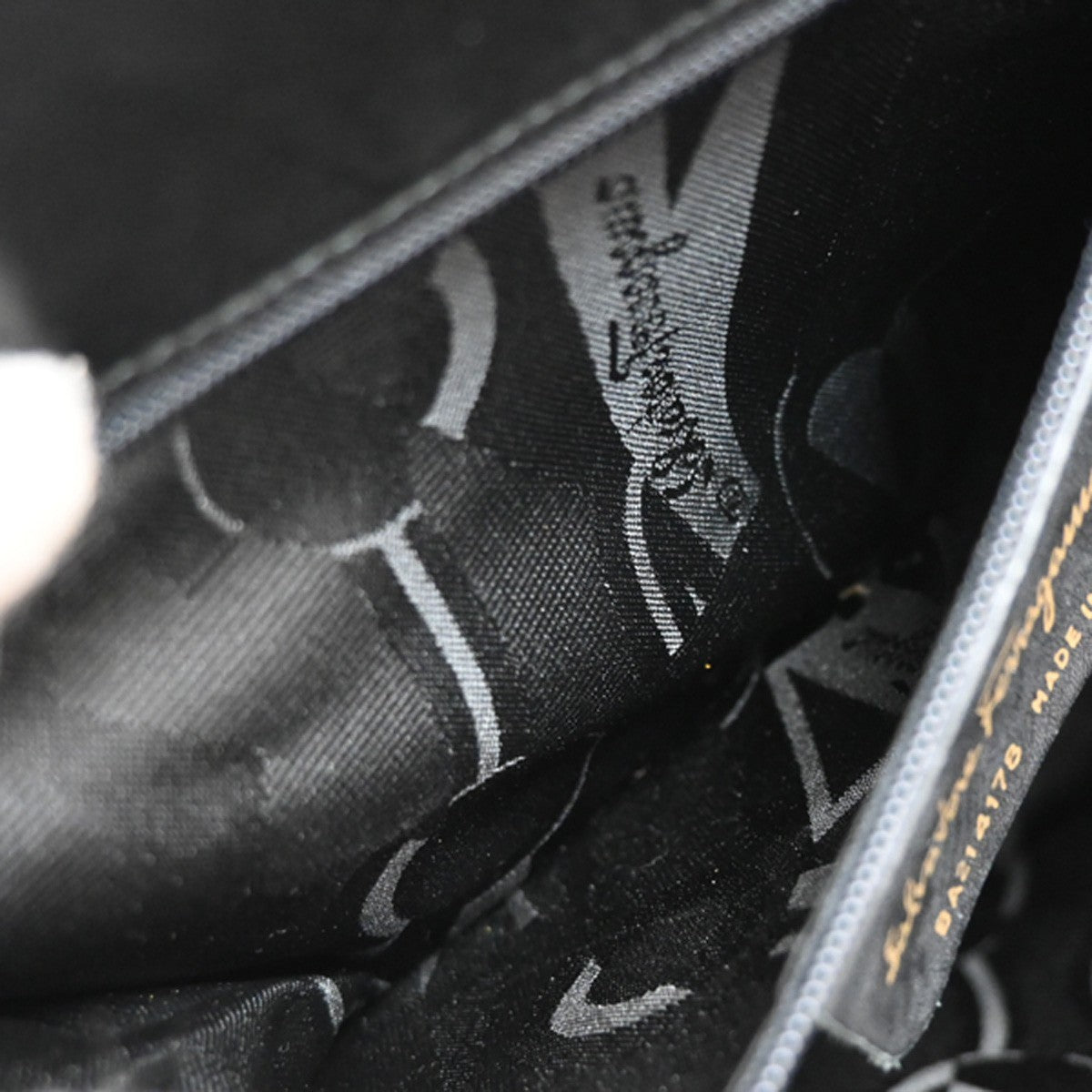 SALVATORE FERRAGAMO Logo Vara Hand Bag Canvas Leather Black Gold Italy 67KB455