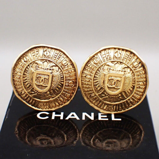 CHANEL CC Logo Emblem Round Earrings Clip-On Gold GHW France Vintage 34YG564