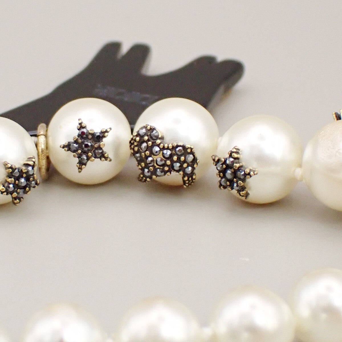 CHRISTIAN DIOR Logo Tribal Imitation Pearl Necklace White Gold 88RK382