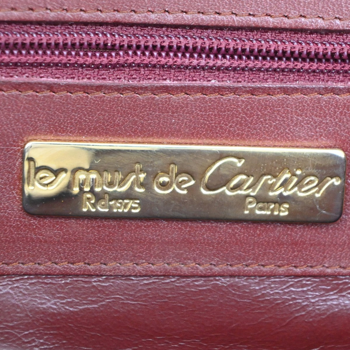 MUST DE CARTIER 2C Logo Flap Shoulder Bag Leather Bordeaux Red GHW Italy 66ZA041