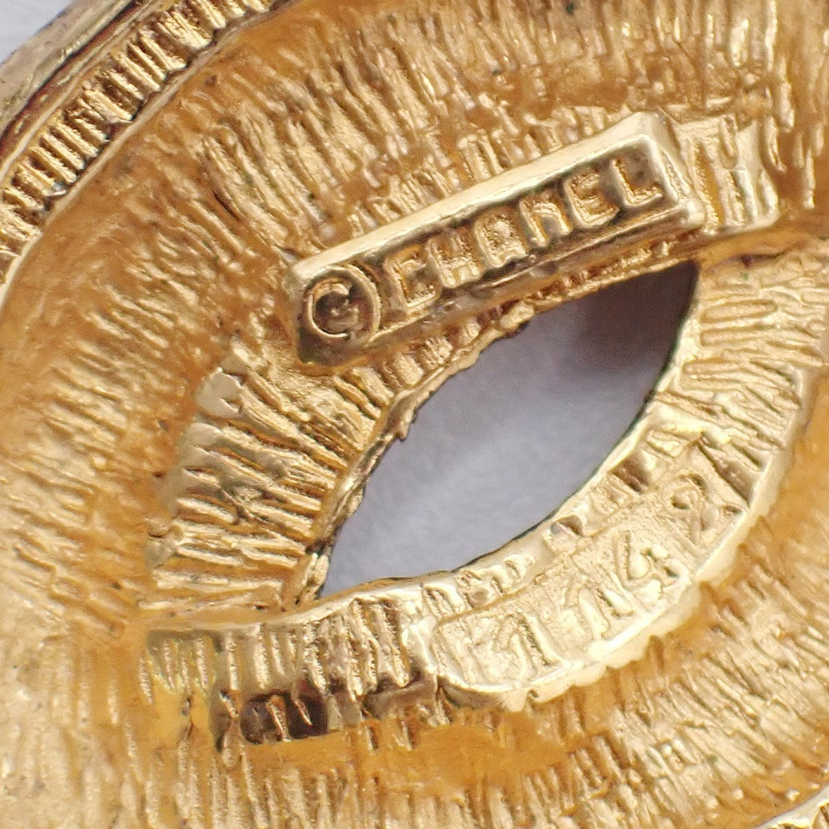 CHANEL CC Logo Matelasse Pin Brooch Gold GHW Accessory 84RL963