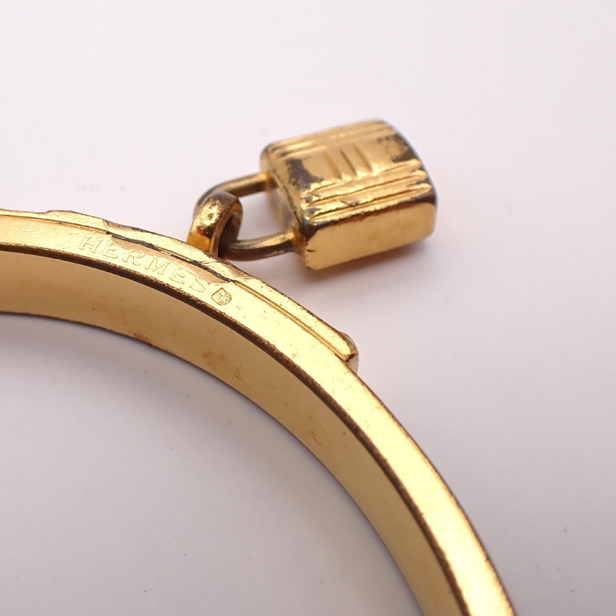 HERMES Logo Kelly Charm Bangle Bracelet Embossing Leather Green Gold 62KP350
