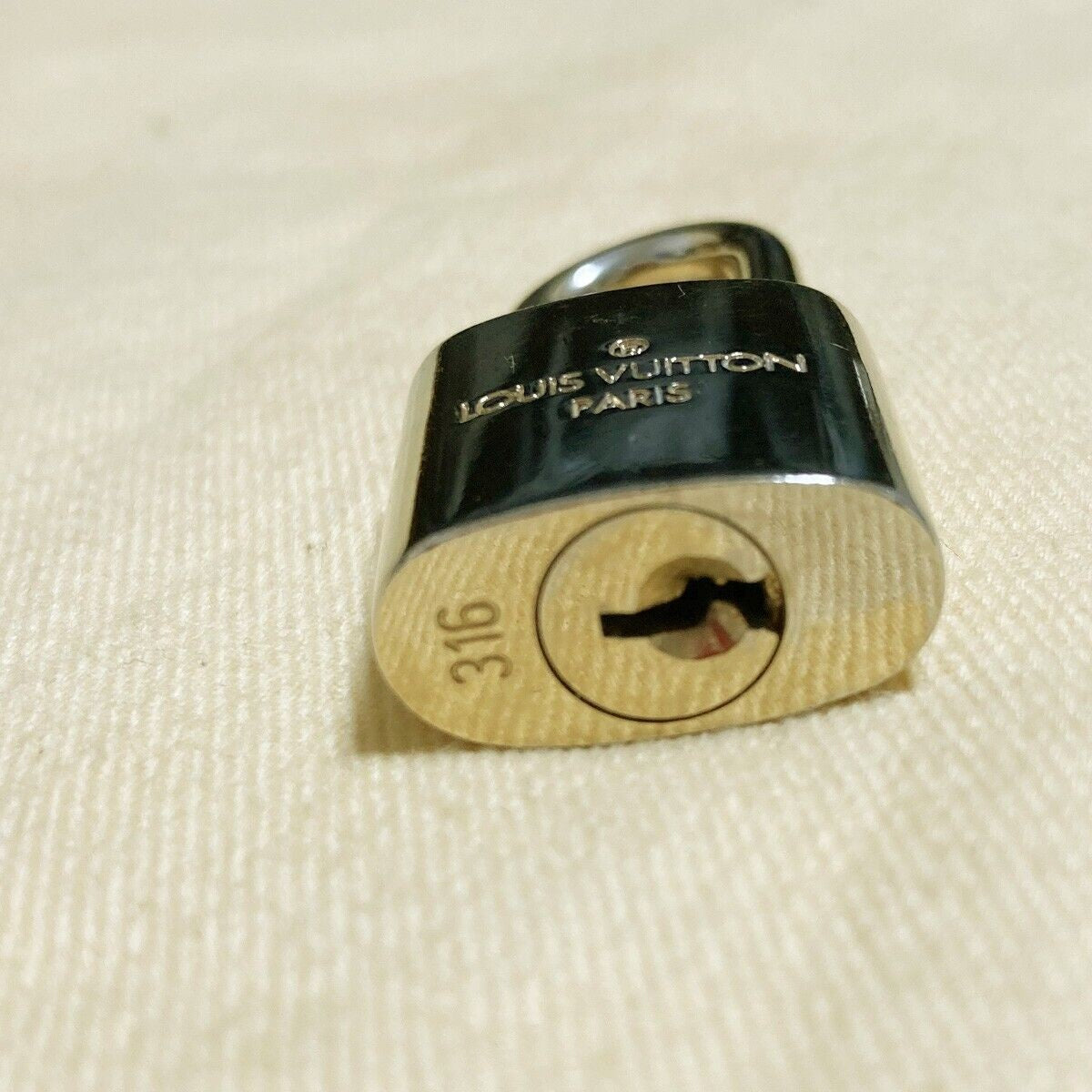 LOUIS VUITTON LV 10 SET PADLOCK KEY BAG CHARM CADENA GOLD-PLATED FRANCE 31pda107