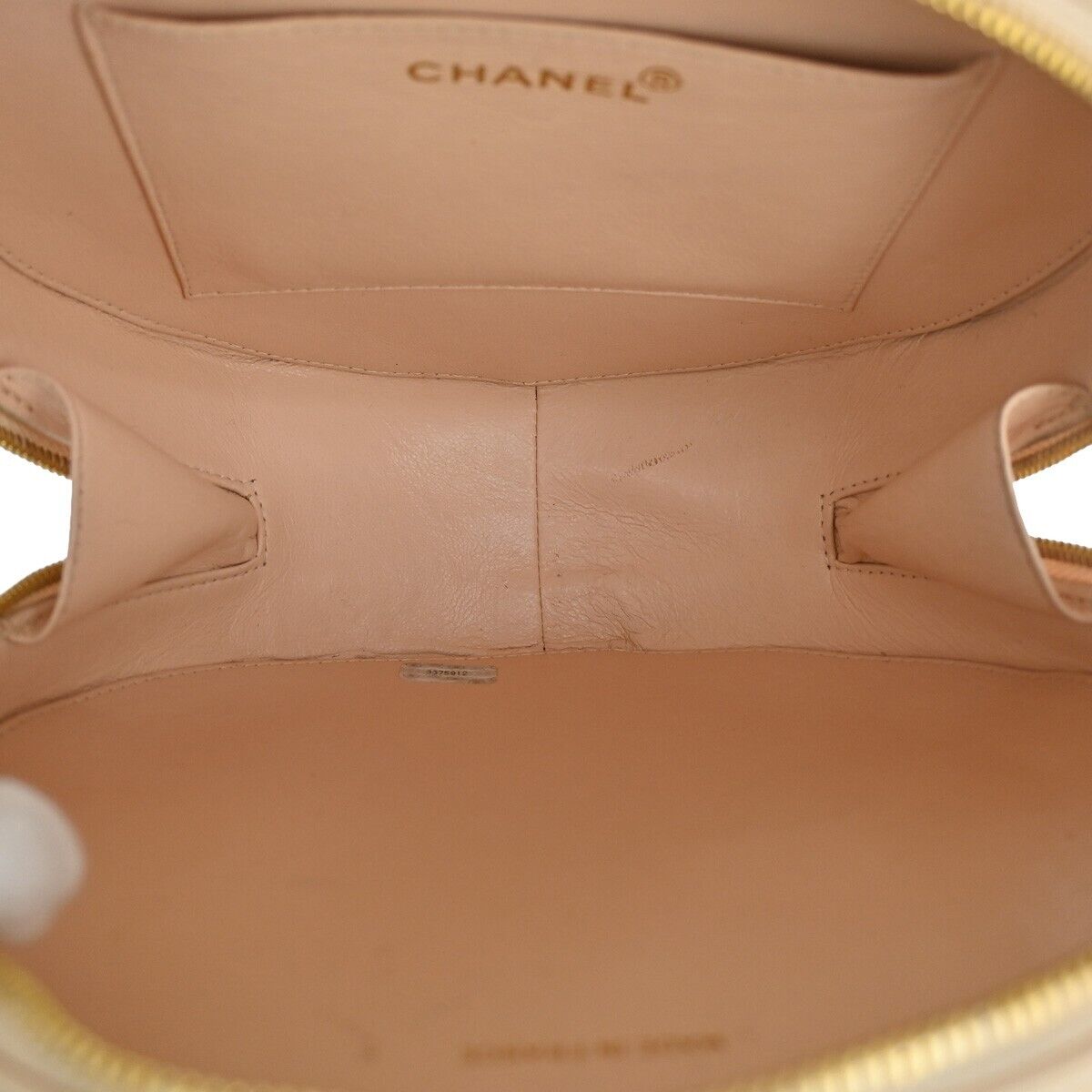 CHANEL CC Matelasse Round Vanity Chain Hand Bag Patent Leather Beige 6600LC414