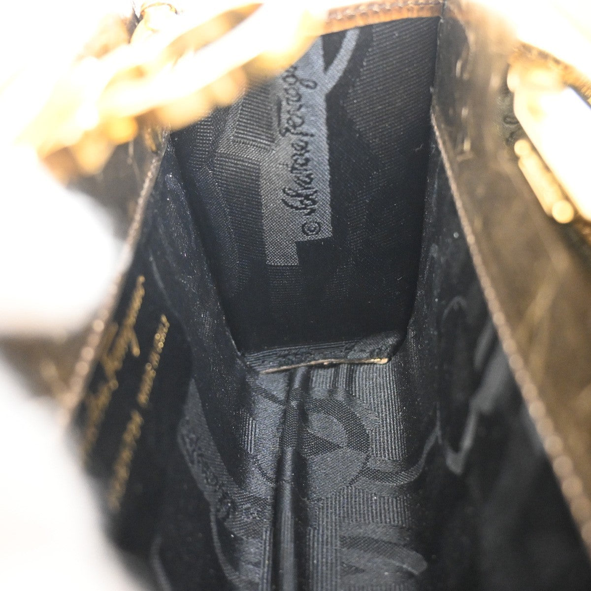 SALVATORE FERRAGAMO Logo Gancini Shoulder Bag Leather Gold GHW Italy 62MA277