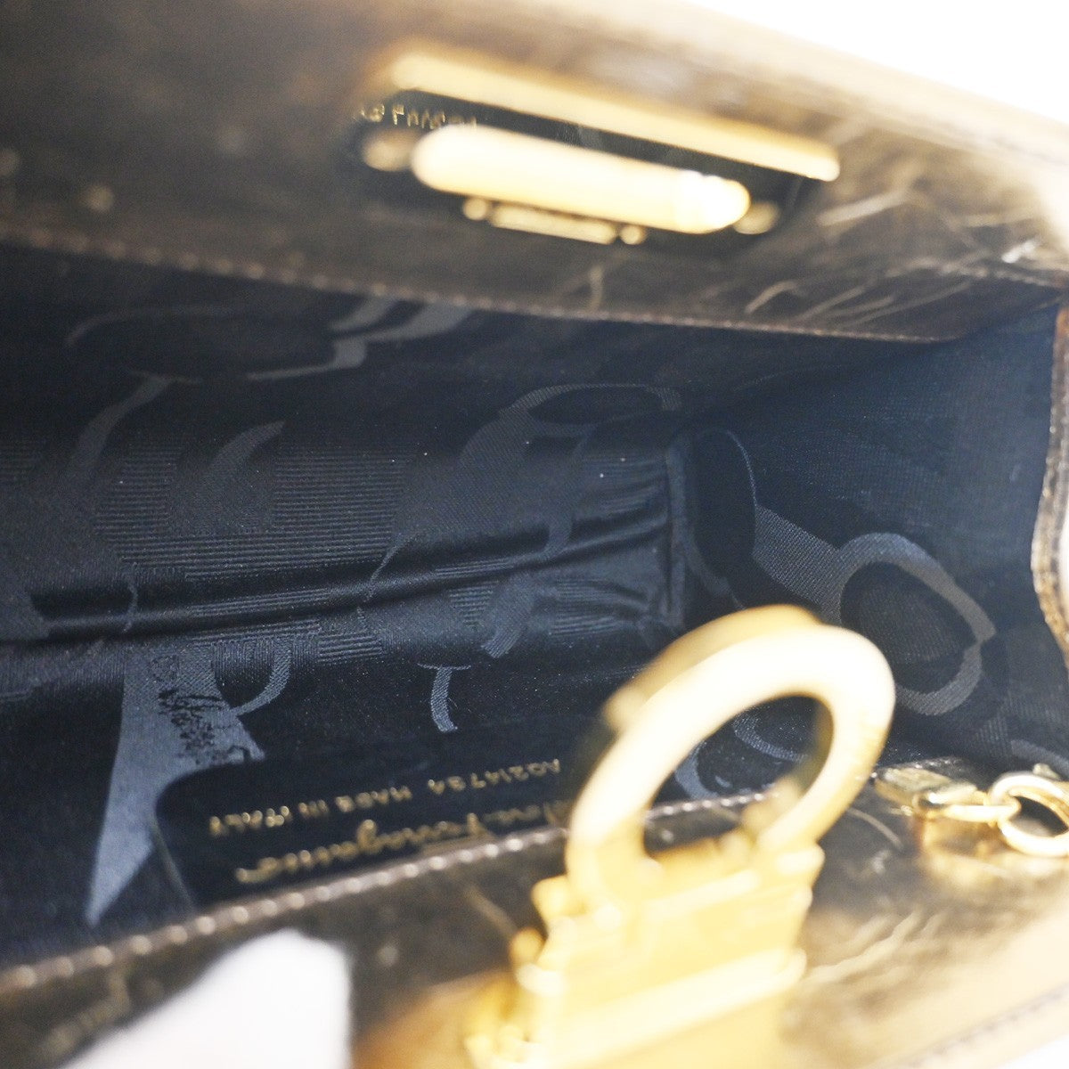 SALVATORE FERRAGAMO Logo Gancini Shoulder Bag Leather Gold GHW Italy 62MA277