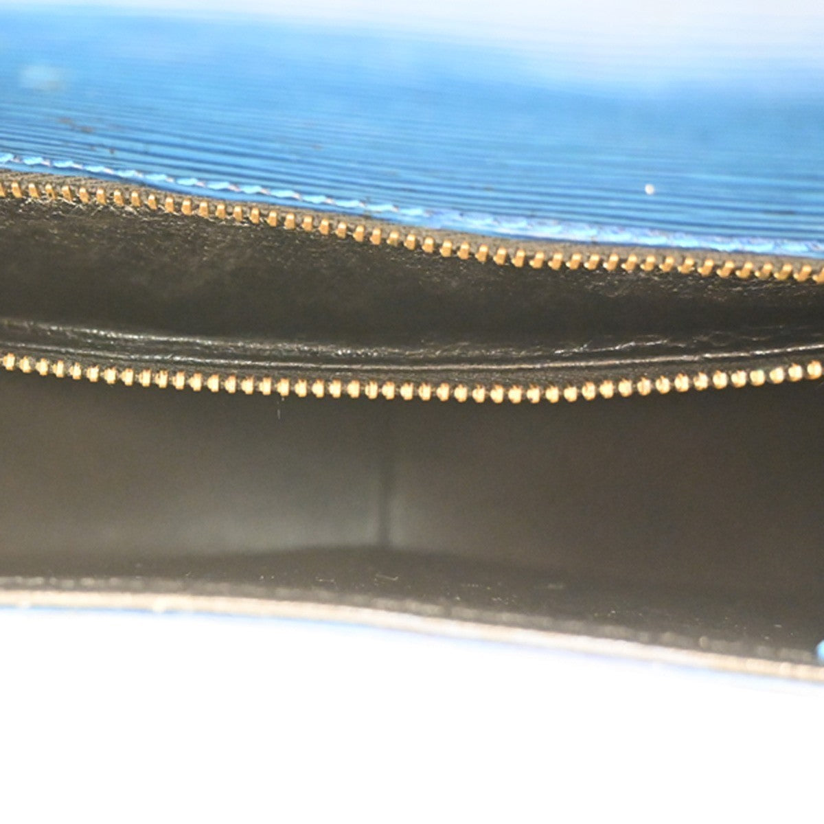 LOUIS VUITTON Saint Cloud GM Shoulder Bag Epi Leather Blue M52195 32CA411